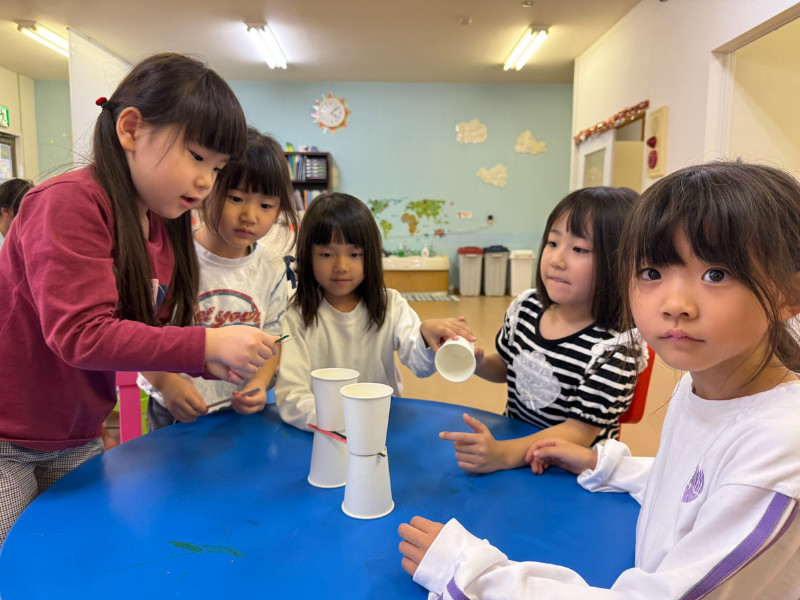 出張英語レッスン　英語クラフトの実施風景